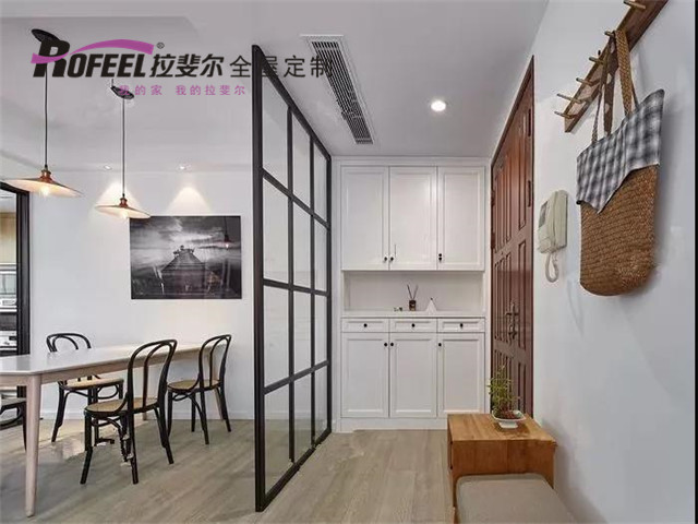 拉斐爾全屋定制|小戶型玄關(guān)設(shè)計(jì)技巧，收納美觀兩不誤！